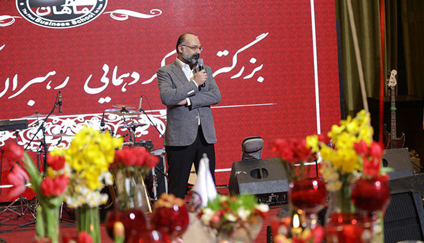 شاهین فاطمی در گردهمایی بزرگ مدیران شاهین فاطمی در گردهمایی بزرگ مدیران