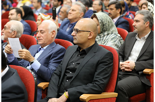 تجلیل از شاهین فاطمی در جشنوراه ملی تلاشگران کیفیت تجلیل از شاهین فاطمی در جشنوراه ملی تلاشگران کیفیت