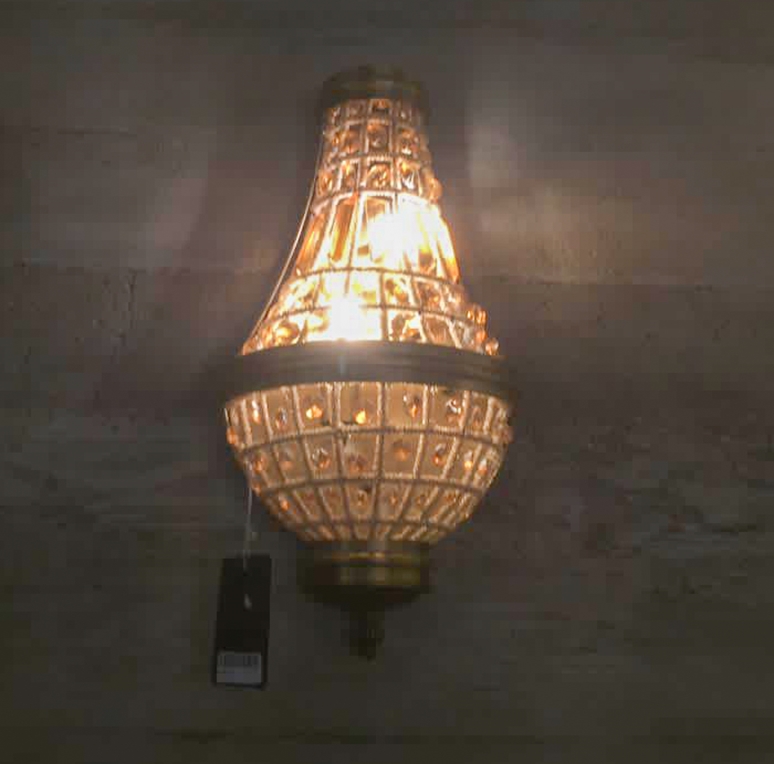 چراغ دیواری